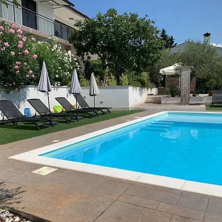 Villa Vilfanova- Apartments Portoroz Exterior photo